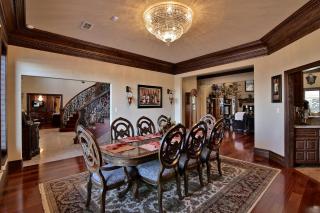 Luxurious Villa Rental for a Group Getaway near Abilene, Texas - Lawn - 6