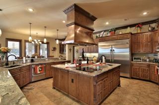Luxurious Villa Rental for a Group Getaway near Abilene, Texas - Lawn - 3