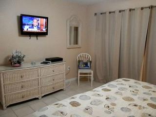 Beachfront Getaway with Pool on Little Gasparilla Island off of Florida - Placida - 3