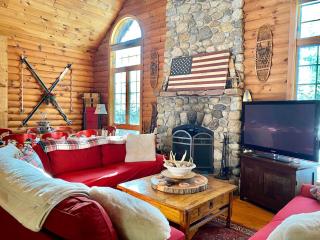 New York Glamping Trips in this Fully-Equipped Rental in Bolton Landing - Bolton Landing - 4