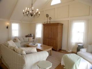 Charming Vacation Rental with Ocean Views on Nantucket Island in Massachusetts - Nantucket - 2