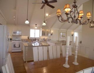 Charming Vacation Rental with Ocean Views on Nantucket Island in Massachusetts - Nantucket - 1