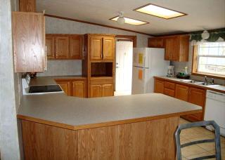 Spacious Vacation Cottage Rental near the Waterfront in Beautiful Put-in-Bay, Ohio - Put-in-Bay - 0