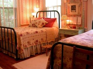 Vacation Getaway at Historic Farmhouse in Charming Brenham, Texas - Brenham - 3