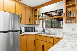 Cozy Cabin with Fire Pit near Lake Cushman, Perfect for a Glamping Retreat to the Pacific Northwest - Hoodsport - 1