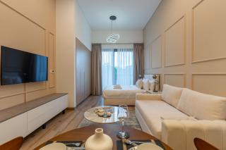 Urban Studio With Pool & Tennis Court - 3