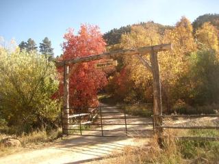 Welcoming Group Cabin for a Rural Vacation near Bryce Canyon National Park, Utah - Glendale - 2