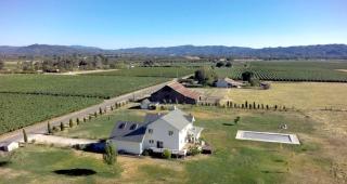 Luxury Chic Farm Cottage in Wine Country, California - Lakeport - 1