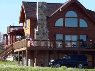 Secluded Cabin with a Private Beach on Moosehead Lake in Rockwood, Maine - Rockwood - 9