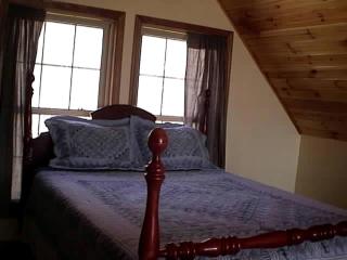 Secluded Two-Bedroom Cabin for Six Guests in Ray, Ohio - - 3