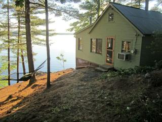 Gorgeous, Lakefront Vacation Rental in the Charming Town of Wayne in Central Maine - Wayne - 9