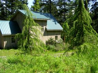 Handcrafted Camping Cabin with Eastsound Bay Views in San Juan Islands, Washington - Eastsound - 0