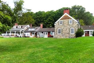 Majestic 1700s Accord Accommodation Ideal for Family Getaways in New York - Accord - 0