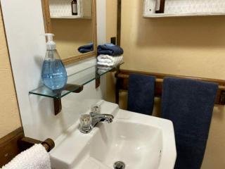 Cozy Upper Peninsula Cabin on Lake Superior for a Romantic Getaway in Michigan - Eagle Harbor - 6