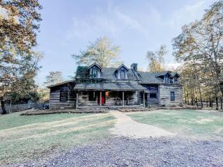 Historic Rural Cabin Ideal for Families in Wilsonville, Alabama - 5