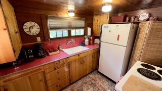 Spectacular Cabin with Nice River Views in Castella, California - Dunsmuir - 4