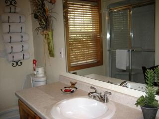 Spacious Vacation Rental with a Stunning Stone Gas Fireplace in Fish Creek, Wisconsin - Fish Creek - 7