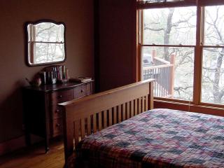 Relaxing Lakeside Cabin Ideal For Family Vacations in Eldon, Missouri - Eldon - 4