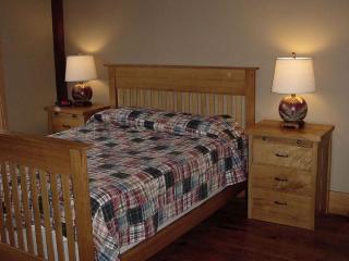 Relaxing Lakeside Cabin Ideal For Family Vacations in Eldon, Missouri - Eldon - 2