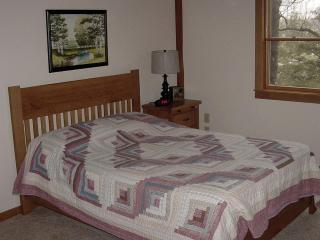 Relaxing Lakeside Cabin Ideal For Family Vacations in Eldon, Missouri - Eldon - 1