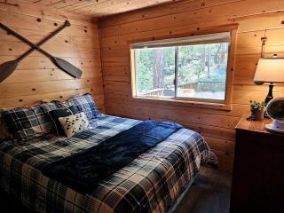 Beautiful Riverfront Cabin with Barbecue in Castella, California - Dunsmuir - 4