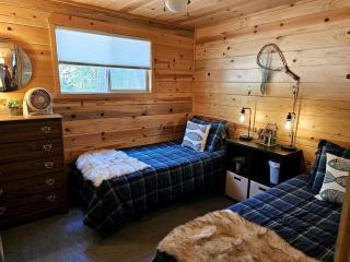 Beautiful Riverfront Cabin with Barbecue in Castella, California - Dunsmuir - 3