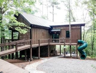 Enormous Cabin Luxury Interior and Game Room in Cherry Log, Georgia - 2