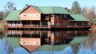Secluded Lodge with a Private Pond and a Hot Tub near Bastrop, Texas - McDade - 0