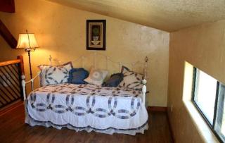 Sweet Cabin Rental for Family-Friendly Getaway near New Braunfels, Texas - Buda - 3