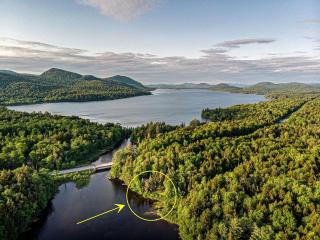 Stay in this cozy cabin rental in Piseco Lake, New York! - - 0