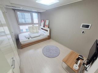 3217#Gangnam Urban Vogue Suites #Top-rated Unit # All-New Furniture & Peaceful Vibe# Sinnonhyeon 1min - Seul - 9