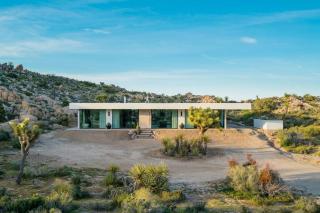 Spectacular Joshua Tree Vacation Rental for Getaways from Los Angeles - Yucca Valley - 0