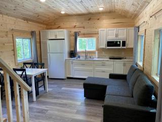 New Loft Cabin Fully Furnished with Picnic Space in Bayfield, Wisconsin - Bayfield - 7