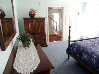 Charming Family-Friendly Cabin near Acadia National Park in Southwest Harbor, Maine - Southwest Harbor - 3