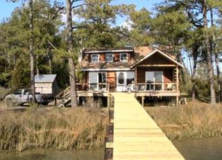 Two-Bedroom Log Cabin on the Shores of the Chesapeake Bay in Virginia - Onemo - 0