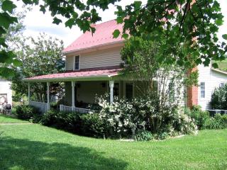 Lovely Cottage on Farm near Shenandoah National Park, Virginia - Sperryville - 8