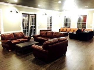 Private Barn Rental on 30-Acre Farm for Groups and Events in Jefferson City, Tennessee - New Market - 3