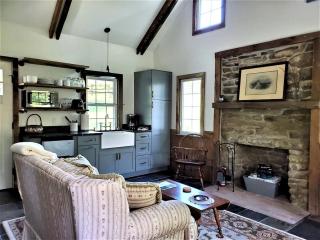 Historic Cabin near Luray Caverns Perfect for a Family Vacation in Virginia - Sperryville - 8