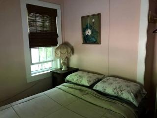Superb Family Cabin with Mountain Views and Deck in Shandaken, New York - Shandaken - 1