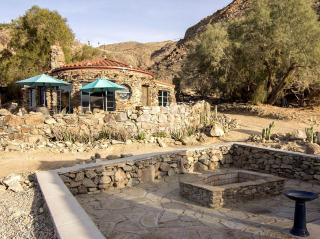 Stone-Built Bungalow Rental with Coachella Valley Views near Palm Springs, California - Palm Springs - 6