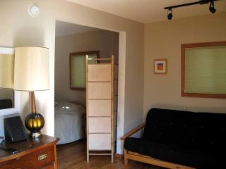 Romantic Mountain Cabin with Stunning Views in Ulster County, New York - Shandaken - 4