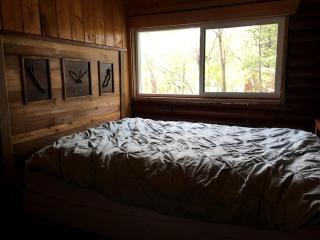 Traditional Log Cabin Rental near the Grand Tetons in Alpine, Wyoming - Alpine - 4