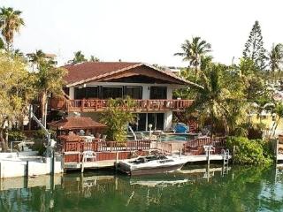 Waterside Cottage Accommodation with Private Swimming Pool in Islamorada, Florida - Islamorada - 9