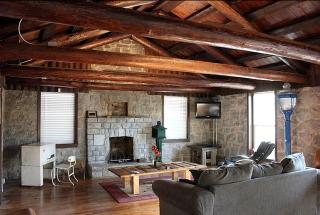 Authentic Stone Cottage Rental with Two Fireplaces near Covington, Georgia - Covington - 0