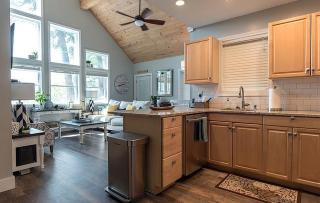 Secluded Cabin with Waterfront Views on Hadlock Pond in Fort Ann, New York - Fort Ann - 6