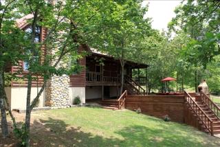 Family-Friendly Rustic Cabin for Rent on the Banks of Smith Lake near Cullman, Alabama - Crane Hill - 0