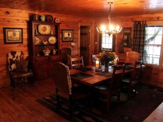 Family-Friendly Rustic Cabin for Rent on the Banks of Smith Lake near Cullman, Alabama - Crane Hill - 7