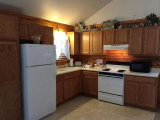 Romantic Couples' Cabin with a Gas Fireplace near Table Rock Lake, Missouri - Eureka Springs - 4