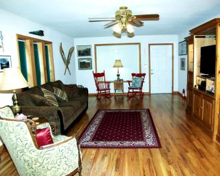 Pet-Friendly Cabin Getaway for Groups near Aspen, Colorado - 8
