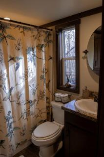 Picturesque Tiny Cottage with Cozy Indoor and Outdoor in Tennessee - Monteagle - 9